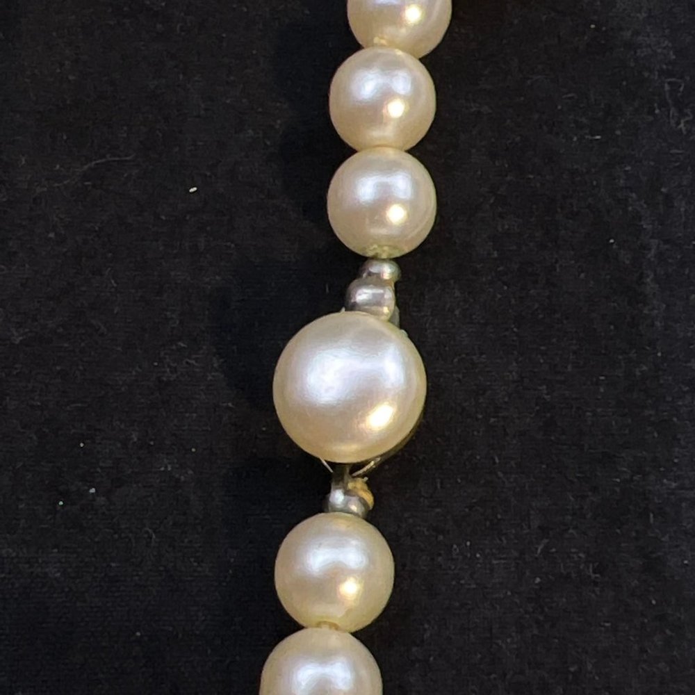 Vintage Single Strand Faux Pearl Flapper Necklace 85" (3960) - Picture 7 of 10